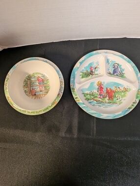 Vintage Classic Winnie the Pooh & Friends  divided plate and bowl set lot of 2